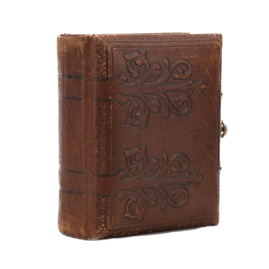 1849 SCOTTISH PRESBYTERIAN. Fine 12mo Leather Album w/28 Carte de Visites.