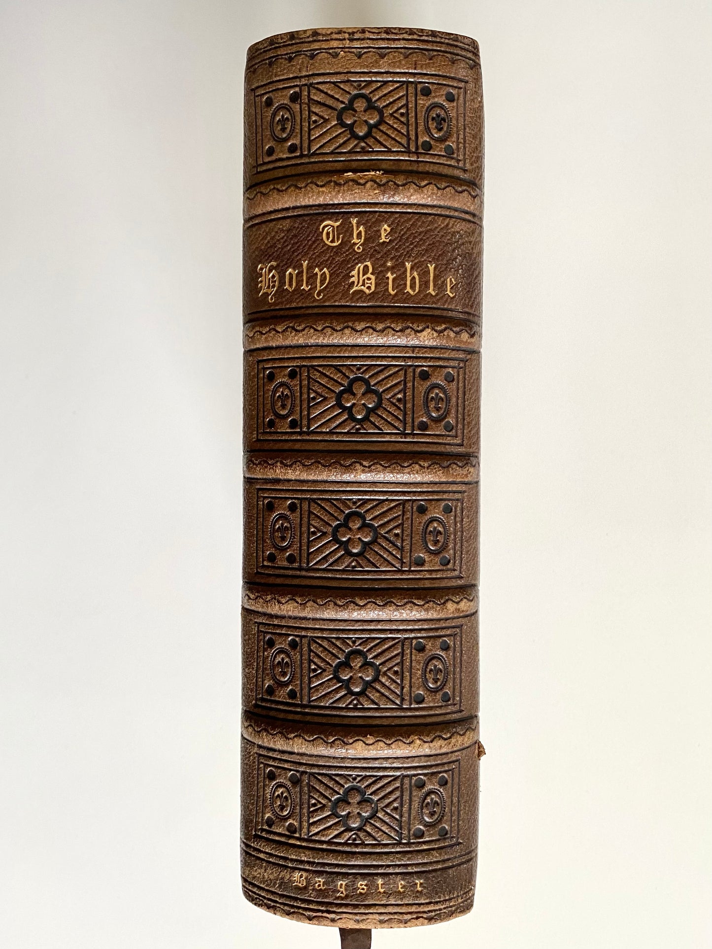 1846 FINE BINDING BIBLE. The Holy Bible with Parallel Passages, Explanatory Notes, etc., Superb Binding.