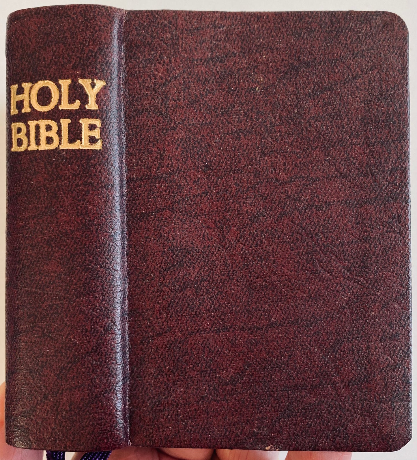 1926 AUTOGRAPHED POCKET BIBLE. G. Campbell Morgan, Paul G. Guinness, E. Schuyler English, &c.